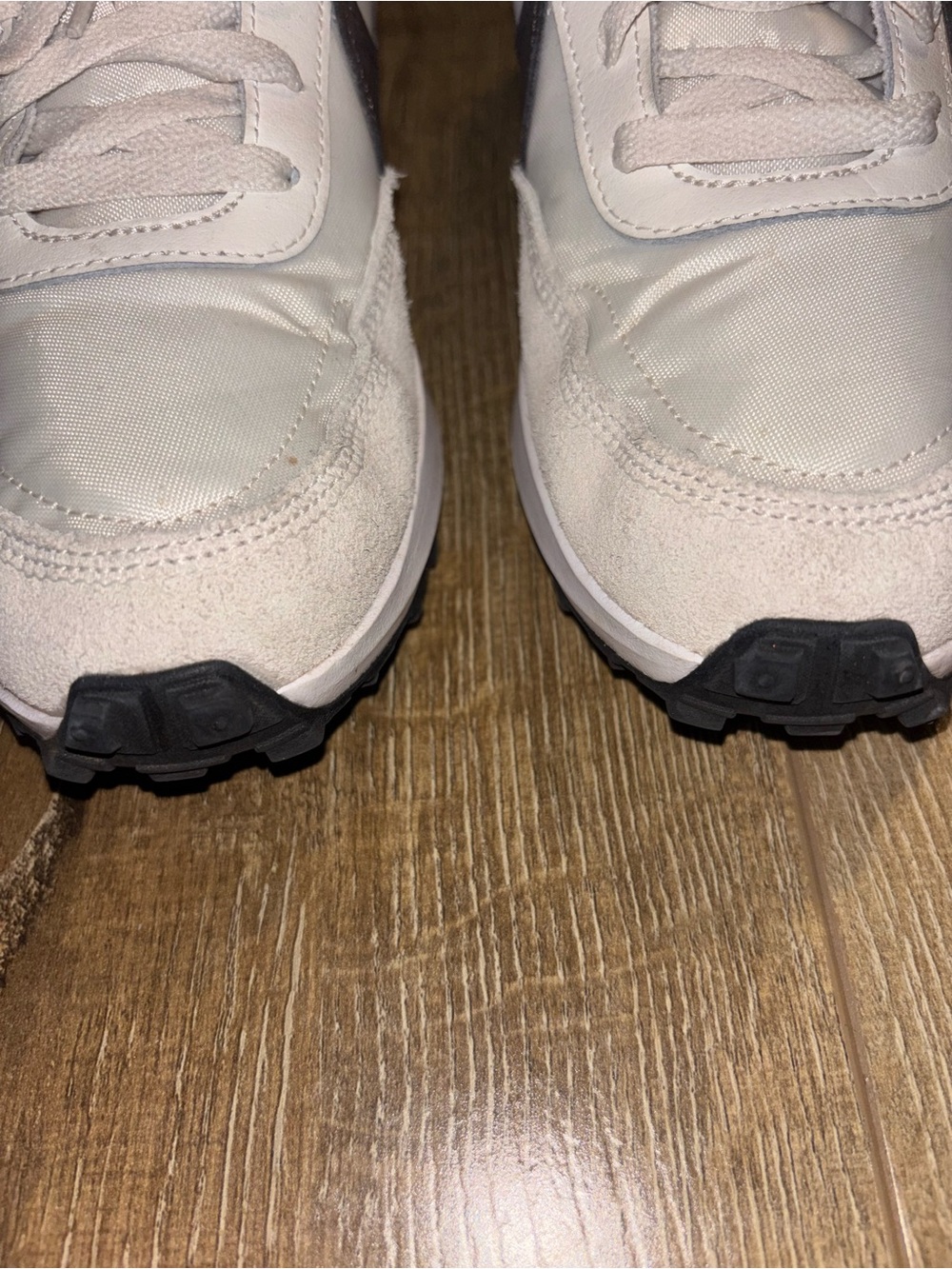 Nike Waffle White and Black Retro Low-Top Sneakers - Picture 4 of 8